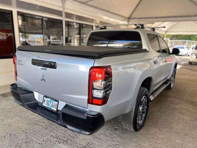 Mitsubishi L200 año 2023 - Imagen 2