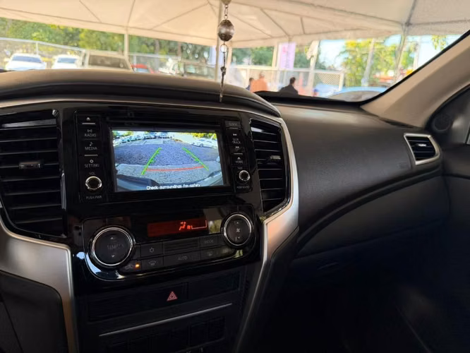 Mitsubishi L200 año 2024 - Imagen 3
