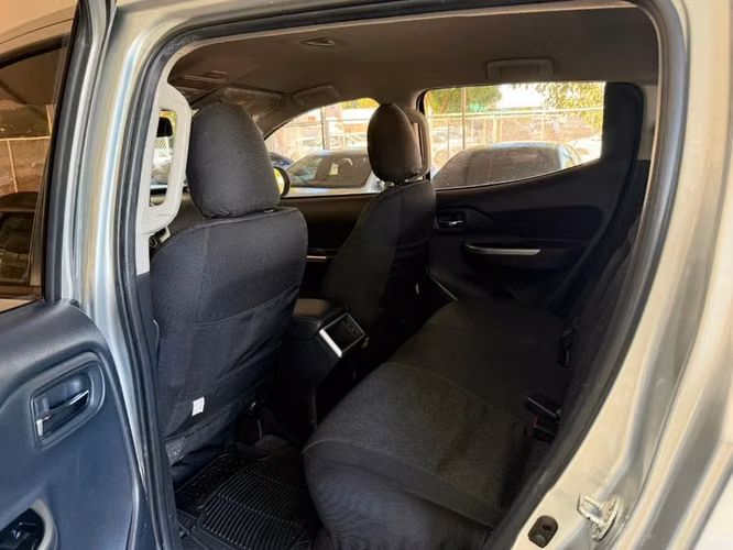 Mitsubishi L200 año 2024 - Imagen 2