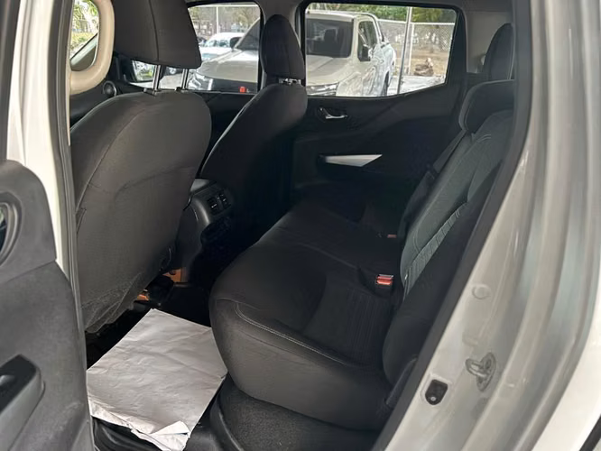 Nissan Frontier XE año 2024