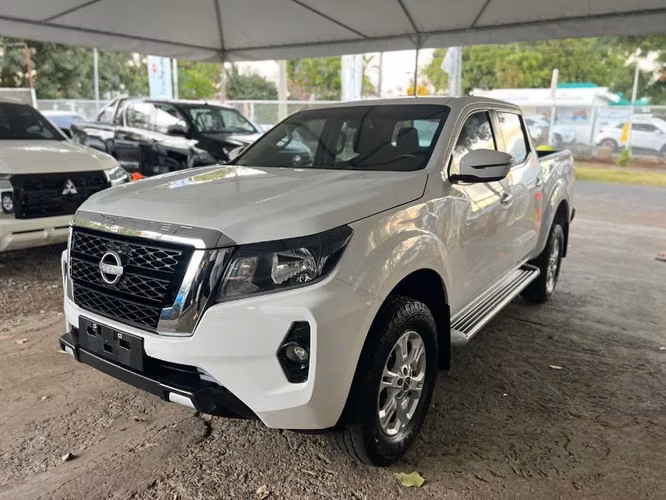 Nissan Frontier XE año 2024