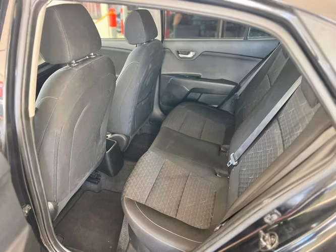 Kia Rio año 2021