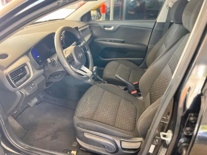 Kia Rio año 2021