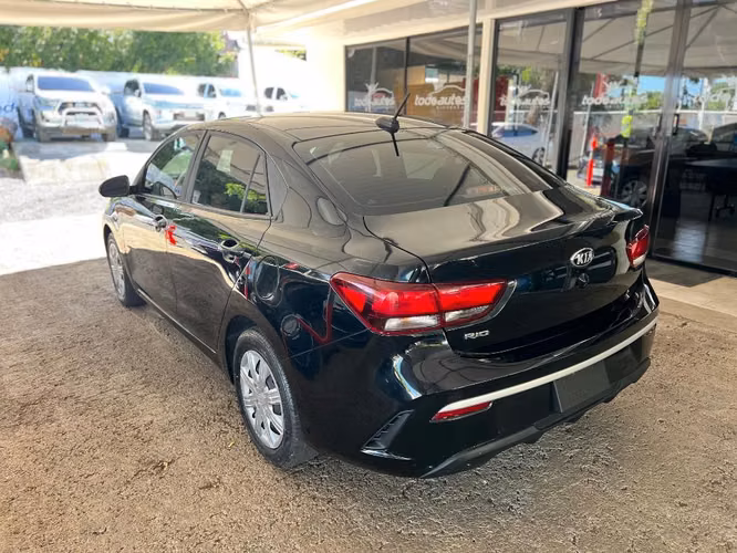 Kia Rio año 2021
