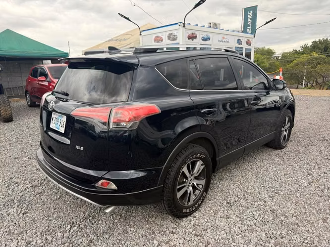Toyota Rav4 XLE año 2018