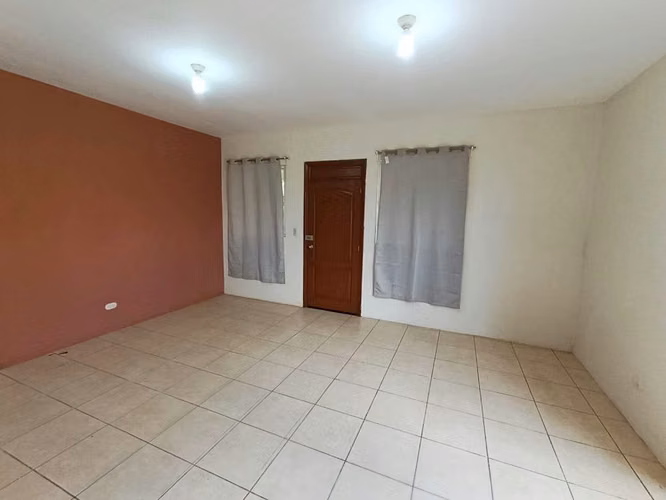 Te Vendo esta Casa en Residencial Palmetto km 15 Carretera a Masaya