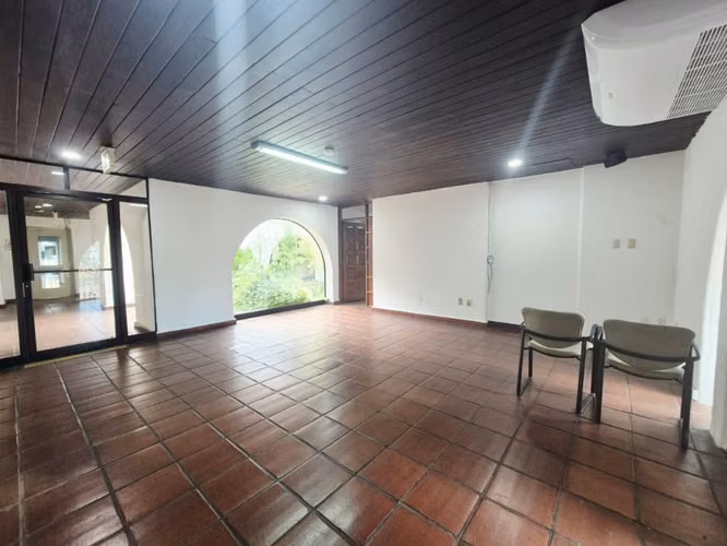 Rento Casa Corporativa en Bolonia - VZ