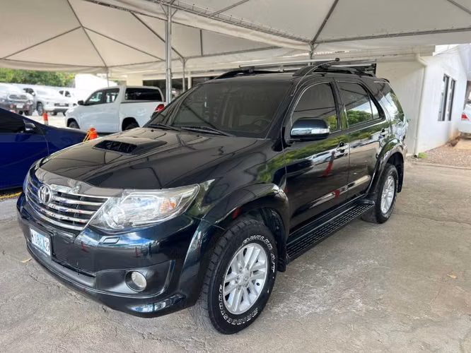Toyota Fortuner año 2012