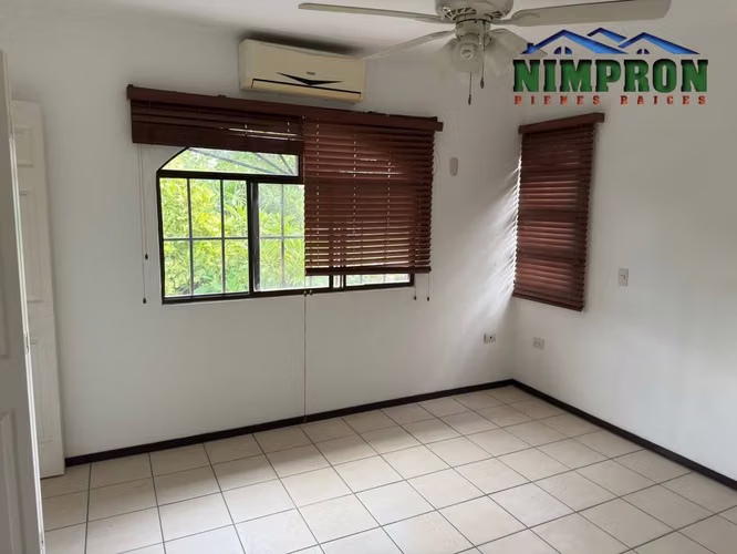 CASA EN VENTA SANTO DOMINGO