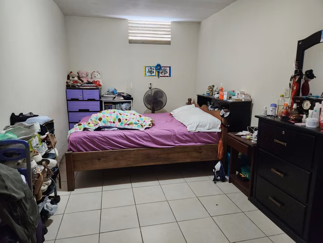 Amplia Casa Familiar Cerca del Mercado Mayoreo — ¡9 Habitaciones! - Imagen 6