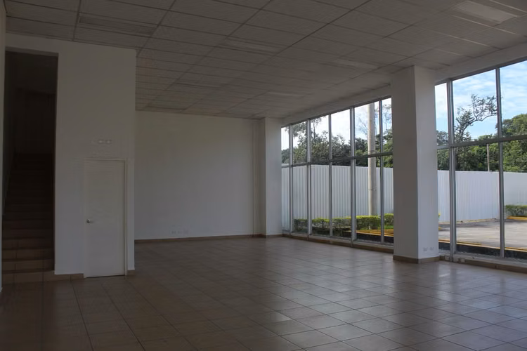 Renta de local comercial carretera a Masaya