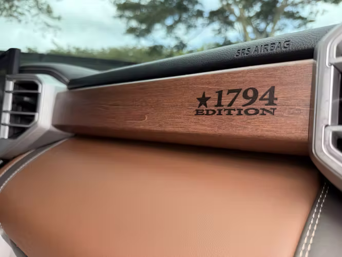 TOYOTA EDICIÓN 1794 TUNDRA - Imagen 10