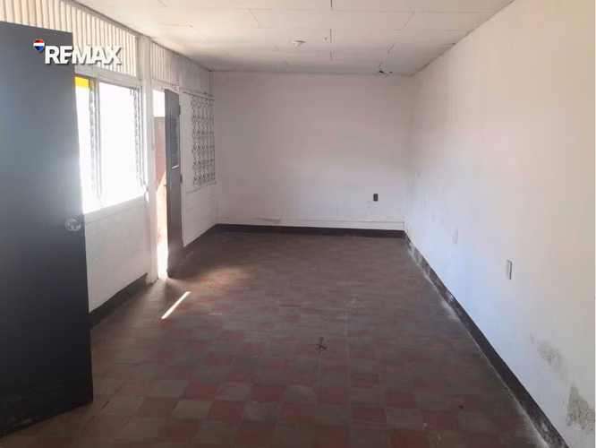 Casa Esquinera en Monseñor Lezcano - Imagen 6