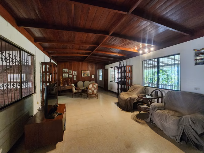 KM 13 CARRETERA SUR. HERMOSA PROPIEDAD CASA-PISCINA EN VENTA - Imagen 3