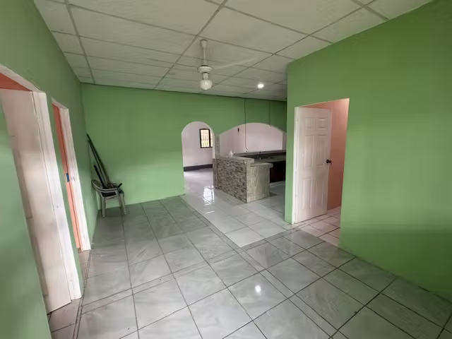 Bonita casa amplia en un area tranquilo en Granada