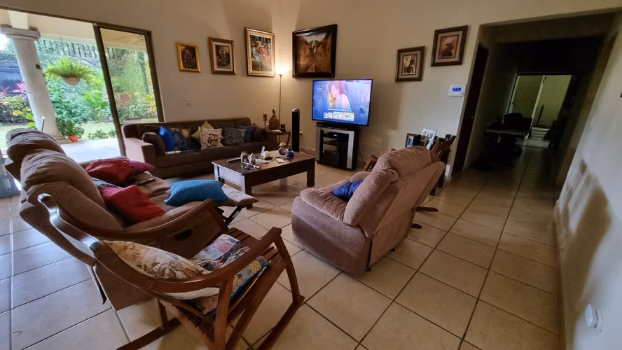 Linda casa en venta ubicada en Las Colinas