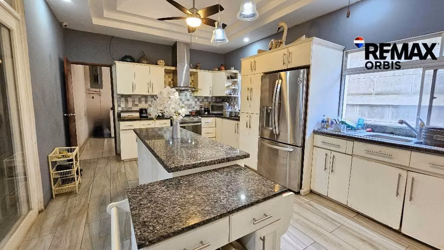 Casa amplia en venta km 11.5 carretera a Masaya