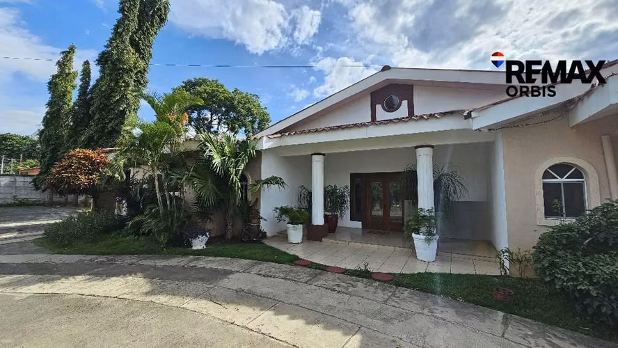 Casa amplia en venta km 11.5 carretera a Masaya