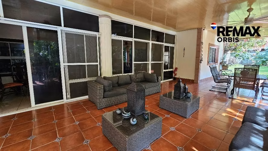 Casa amplia en venta km 11.5 carretera a Masaya