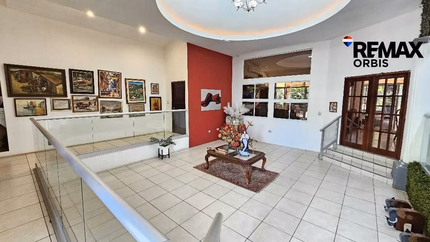 Casa amplia en venta km 11.5 carretera a Masaya