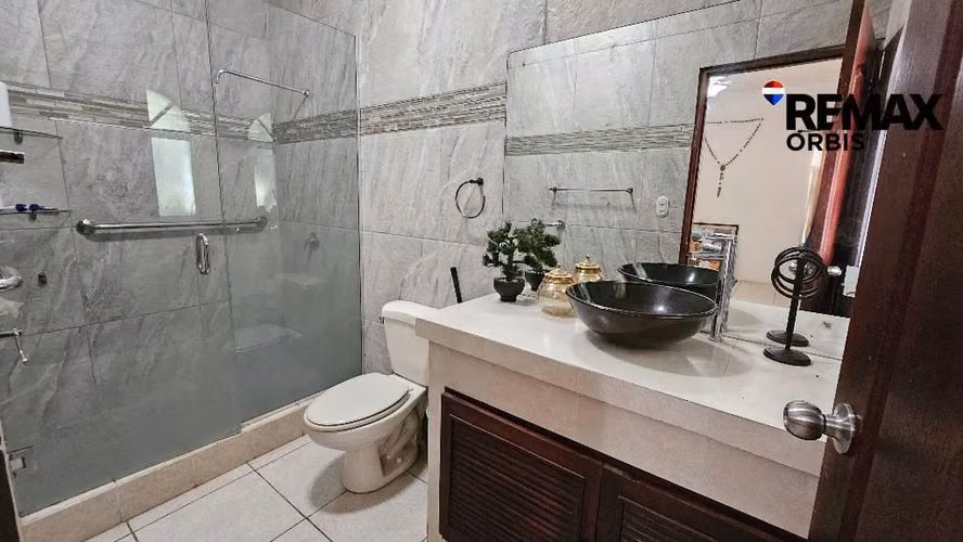 Casa amplia en venta km 11.5 carretera a Masaya