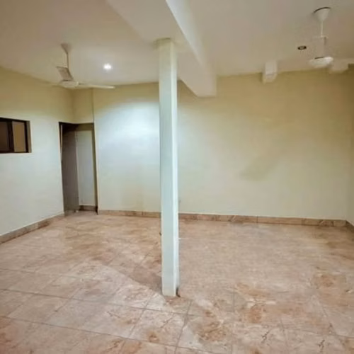  Edificio en venta – Bolonia,  $370,000