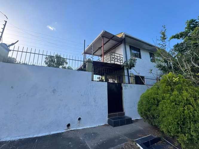  Residencial Lomas del Valle $199,000 Casa + Townhouse