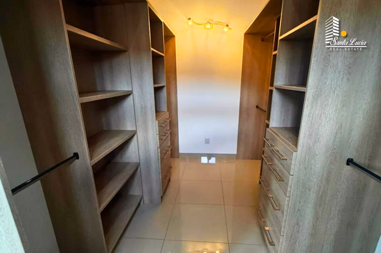 MODERNA CASA SANTO DOMINGO