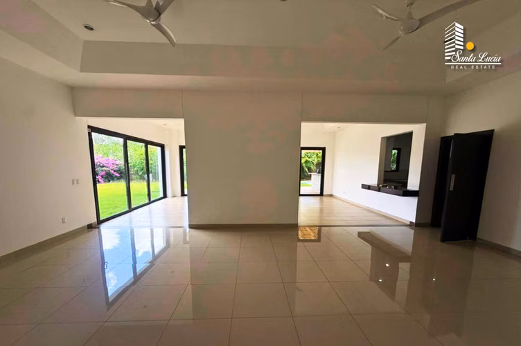 MODERNA CASA SANTO DOMINGO