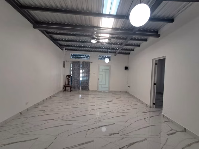 Vendo moderna casa en Las Delicias. LR