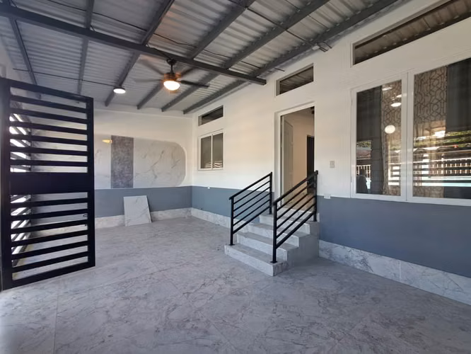 Vendo moderna casa en Las Delicias. LR