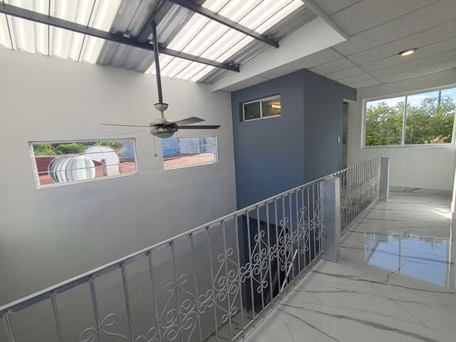 Vendo moderna casa en Las Delicias. LR