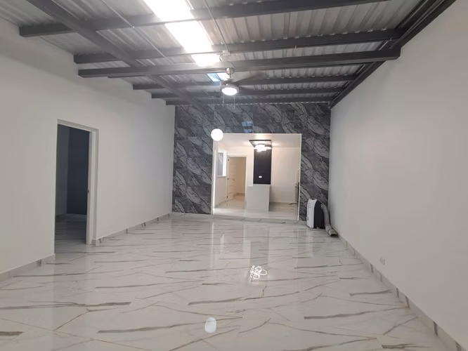 Vendo moderna casa en Las Delicias. LR