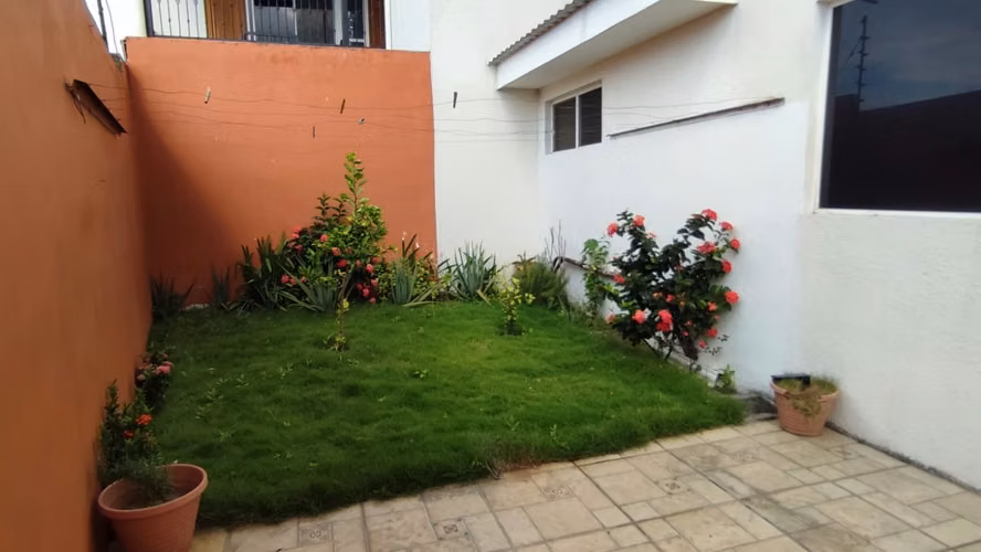 EN VENTA HERMOSA CASA EN ALTOS DE LAS BRISAS - SB