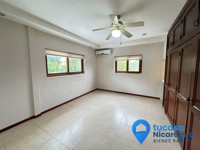 Rento Casa de Lujo en Santo Domingo con piscina - Imagen 18