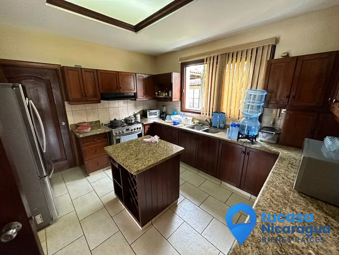 Rento casa con piscina en Santo Domingo Managua - Imagen 17