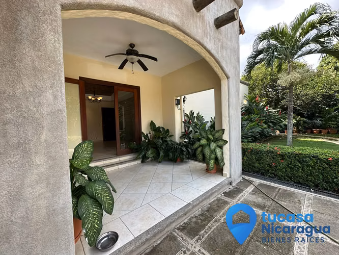 Rento casa con piscina en Santo Domingo Managua - Imagen 12