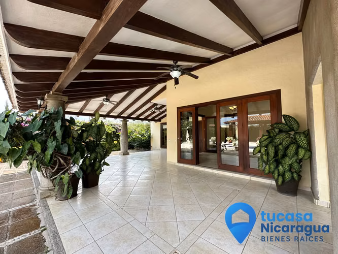 Rento casa con piscina en Santo Domingo Managua - Imagen 13