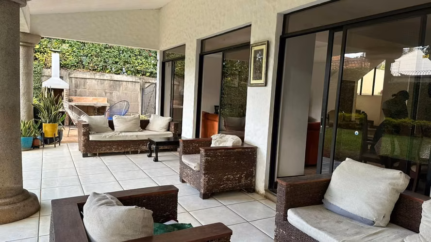 Venta km 11 carretera a Masaya residencial Las Padreras - Imagen 3