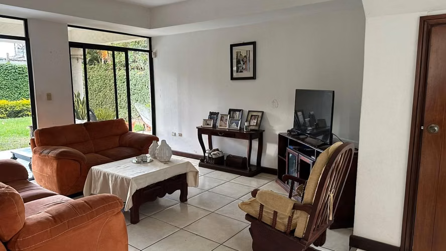 Venta km 11 carretera a Masaya residencial Las Padreras - Imagen 5