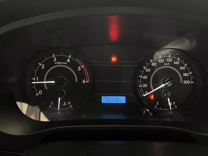 Toyota Hilux 4x2 baja año 2023