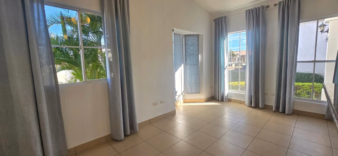 Casa en venta en residencial la floresta