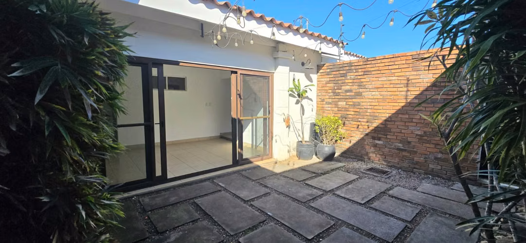 Casa en venta en residencial la floresta