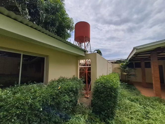 OPORTUNIDAD CASA AMPLIA EN REPARTO BOLONIA DMM