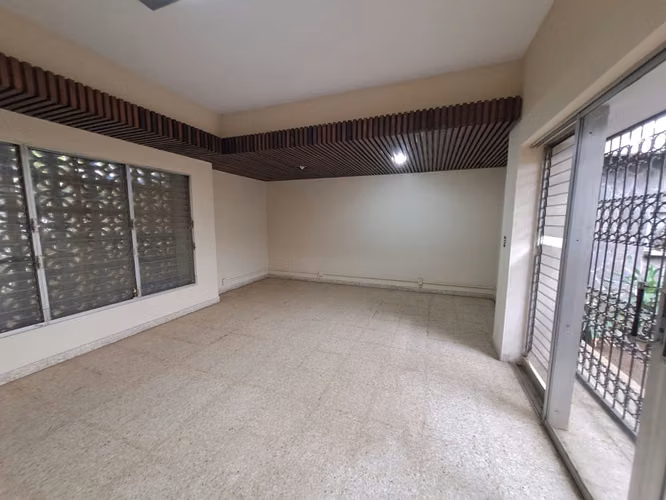 OPORTUNIDAD CASA AMPLIA EN REPARTO BOLONIA DMM