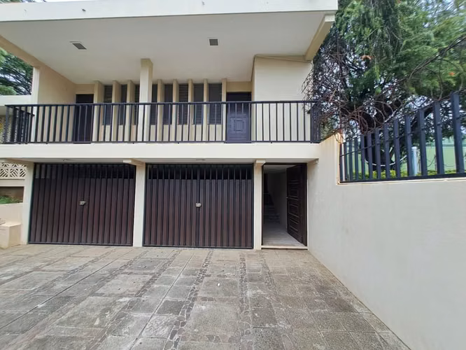 Venta de Propiedad en Bolonia ideal para oficinas o cualquier otro negocio