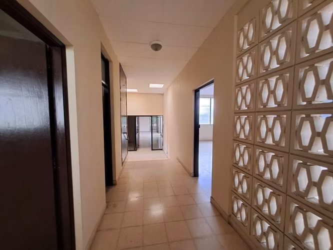 Venta de Propiedad en Bolonia ideal para oficinas o cualquier otro negocio