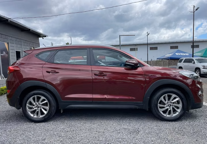 HYUNDAI TUCSON 2017 AUTOMÁTICA ASIENTOS DE TELA - Imagen 6