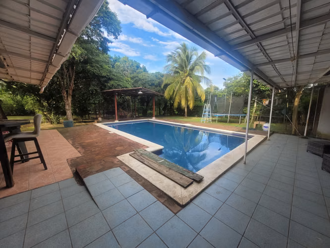 Venta de Hermosa Quinta – Las Jagüitas, Managua