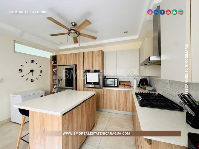 Compra elegancia en esta hermosa casa de dos pisos en Villa Fontana Sur, NG